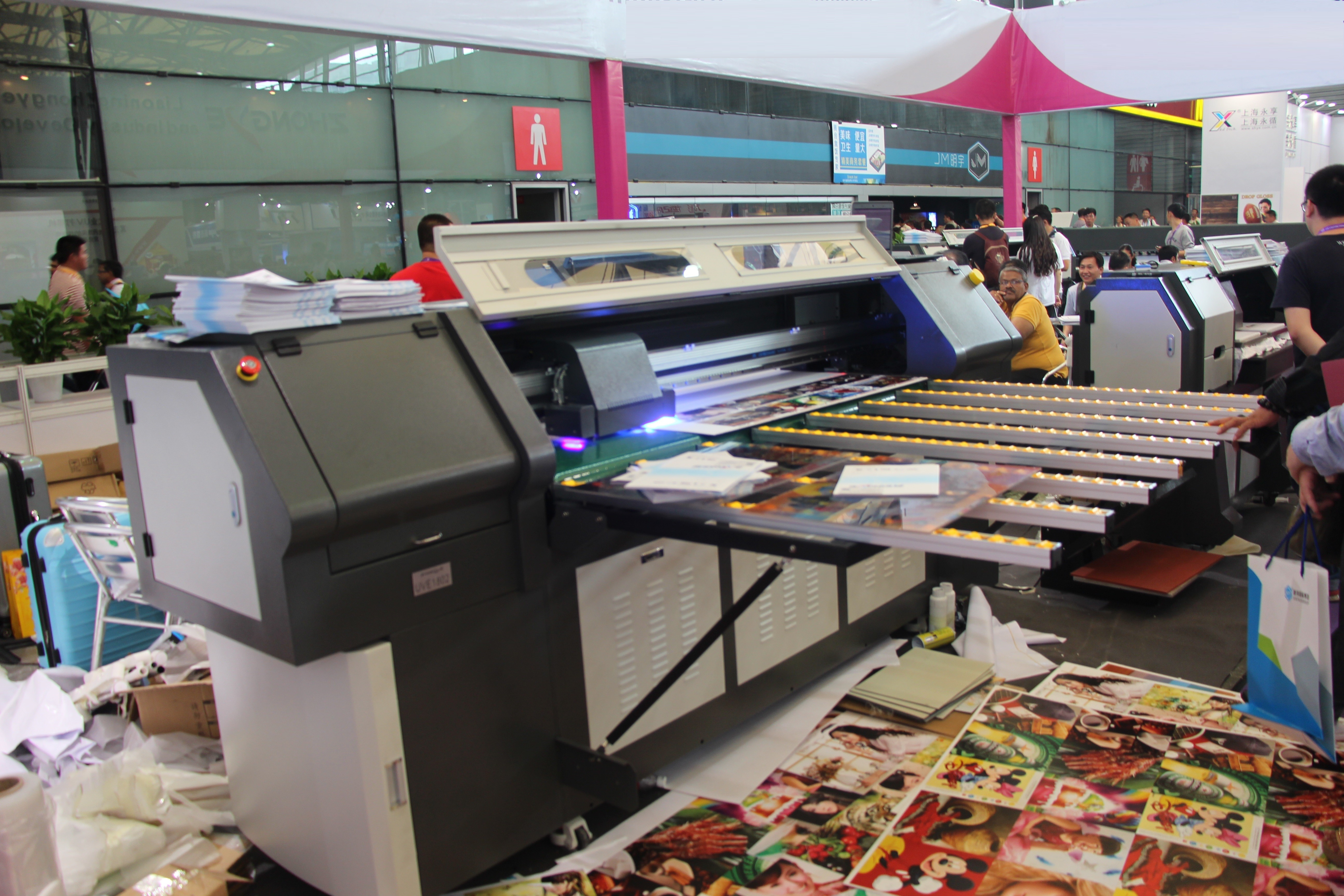 Buy cheap Leather / PVC Automatic Roll to Roll UV Printer with Double LED Lamps from wholesalers