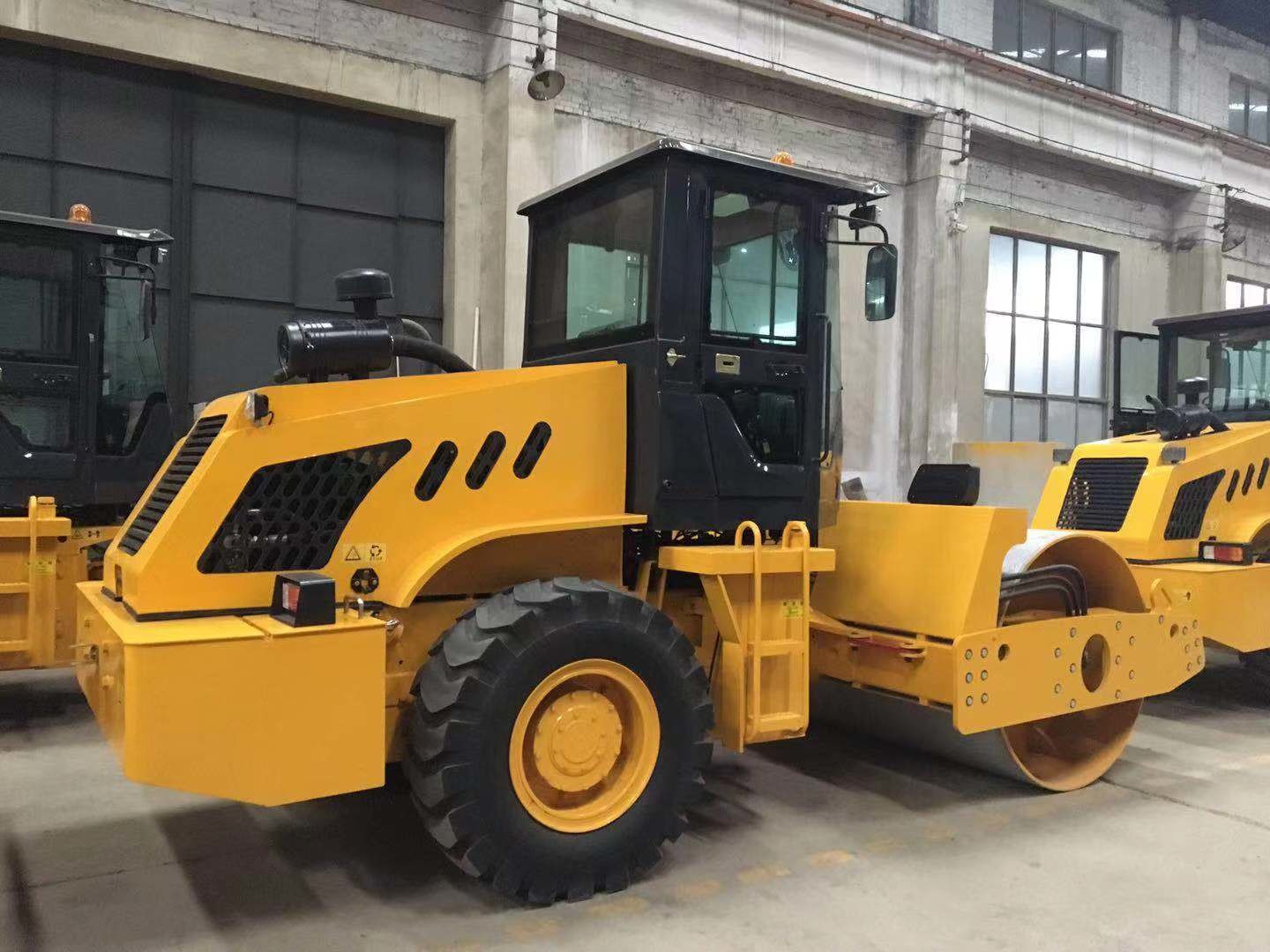 Wholesale 8 T Full - Hydraoulic Vibratory Road Roller CLG610H SR10P Work With Sheep Foots from china suppliers
