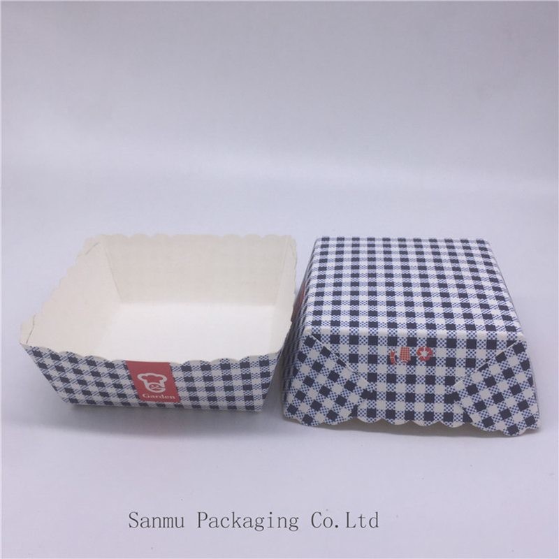 Disposable Square Cupcake Liners , Black And White Checkered Cupcake Wrappers