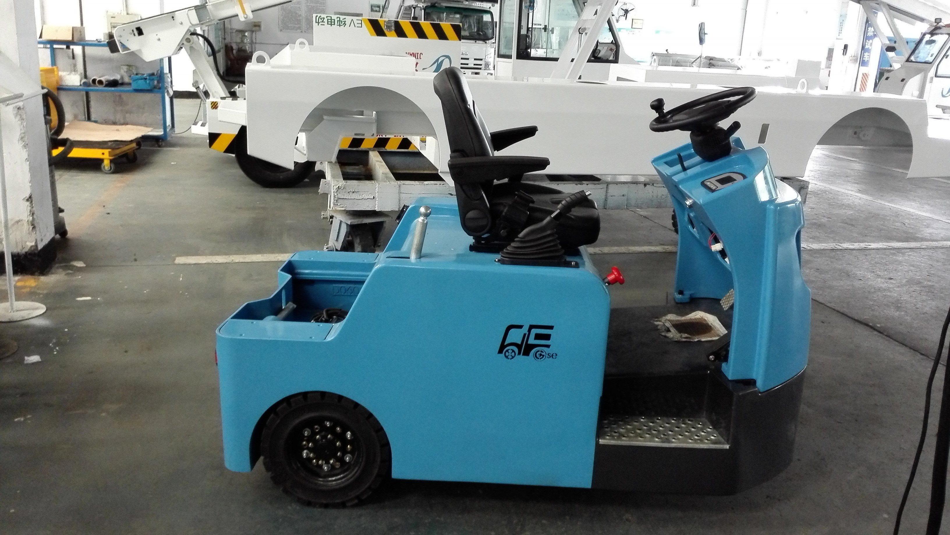 Wholesale Blue Baggage Towing Tractor Carbon Steel Material With Lead Acid Battery from china suppliers