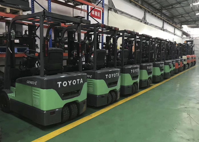 Wholesale Original Toyota Used Reach Truck Forklift High Efficiency 1070mm Fork Length from china suppliers