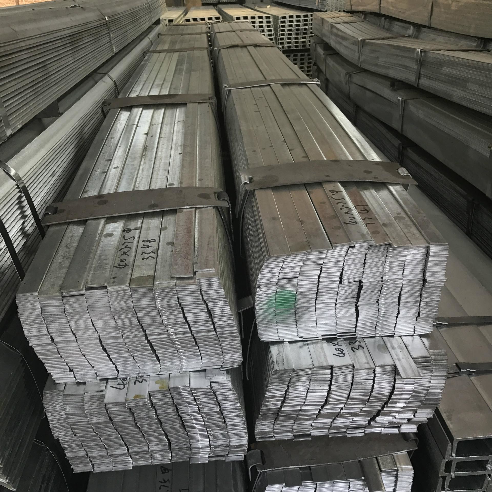 Wholesale Corrosion Resistant ASTM 316L Stainless Steel Flat Bar 1000mm Stainless Steel Iron Plate from china suppliers