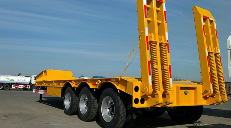 Wholesale 3 Axles Gooseneck Low Bed Trailer Transporter 70 Ton For Heavy Excavator Wheelloader from china suppliers