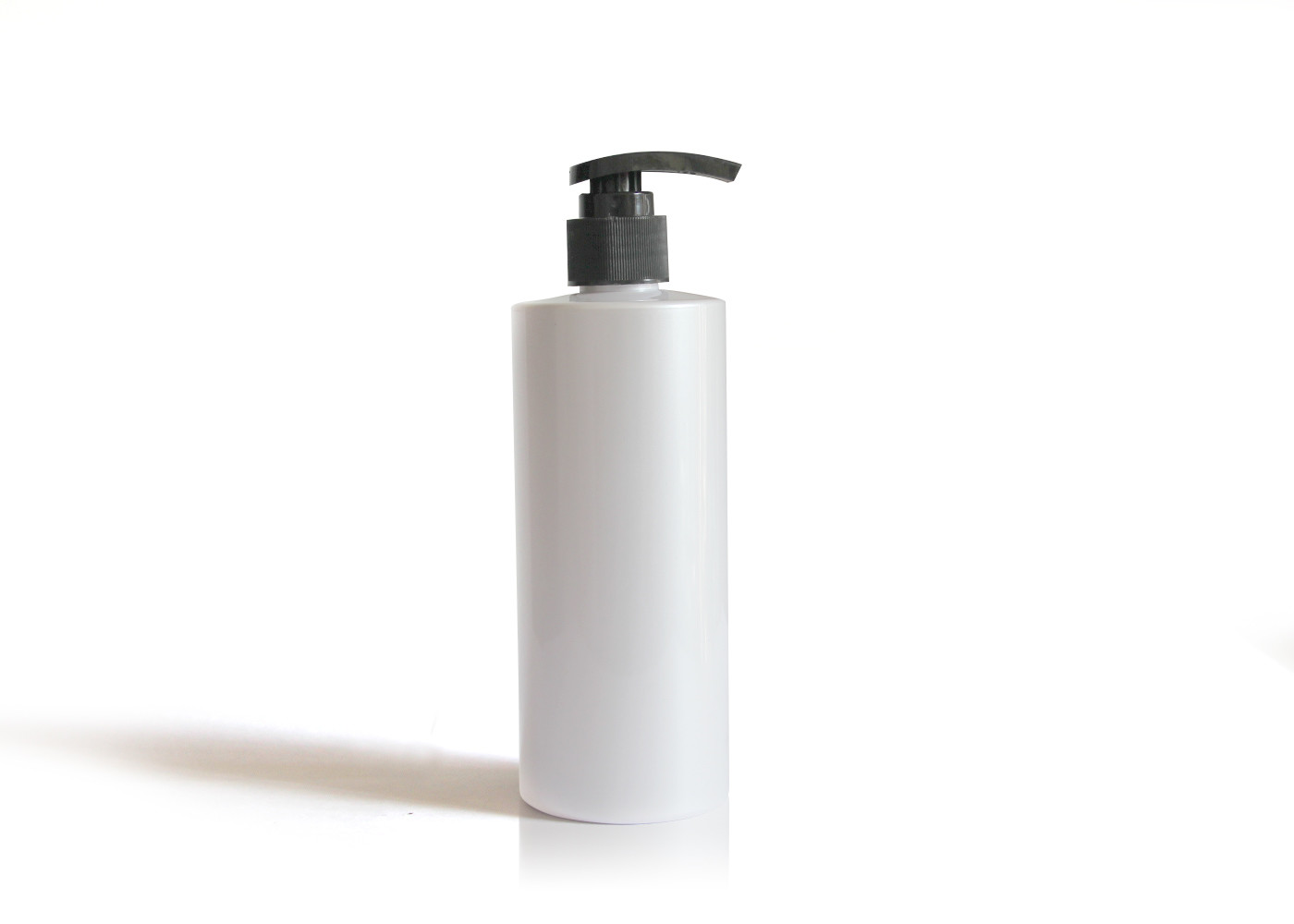 White Cylinder PET Cosmetic Bottles With Black Plastic Pump Dispenser