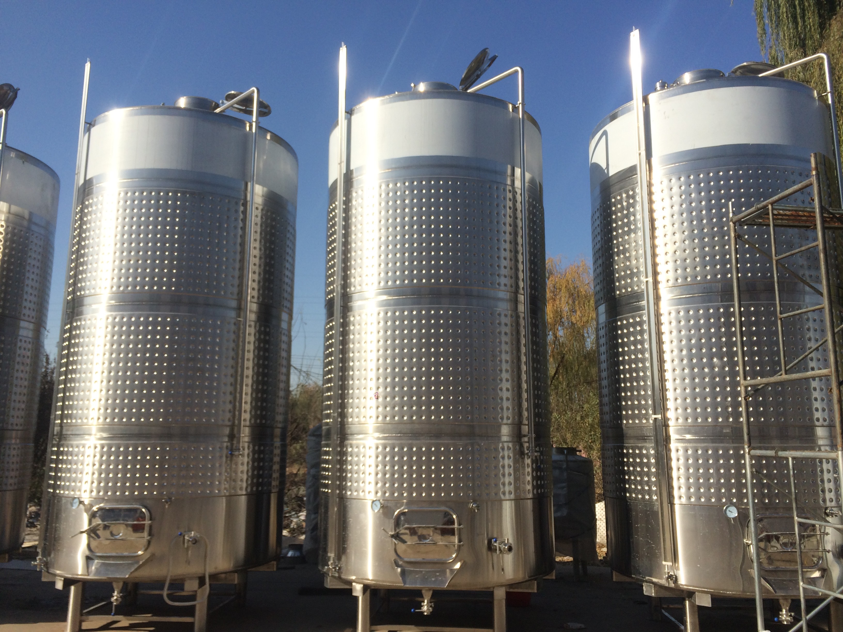 Wholesale Stainless steel wine fermenter and storage tank for winery and beverage factory from china suppliers