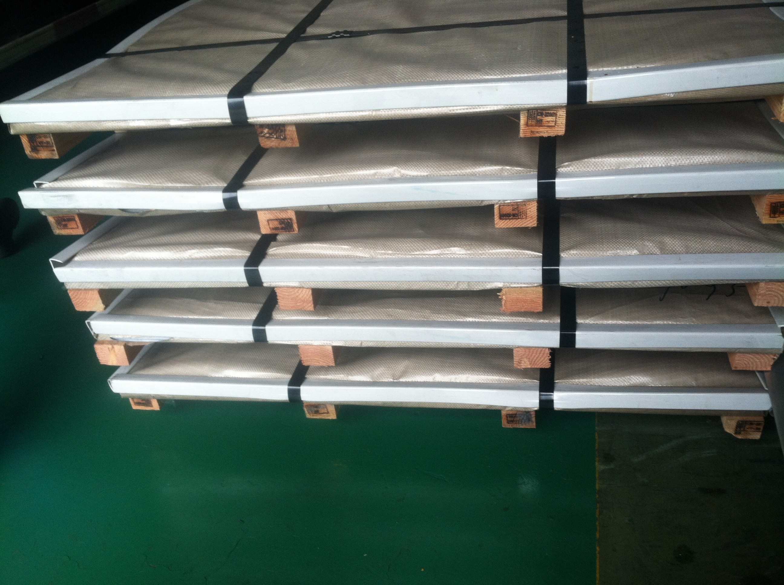 Wholesale Super Duplex Steel Plate UR52N+ / UNS S32550 , NO.4 Mirror 8K Finished from china suppliers
