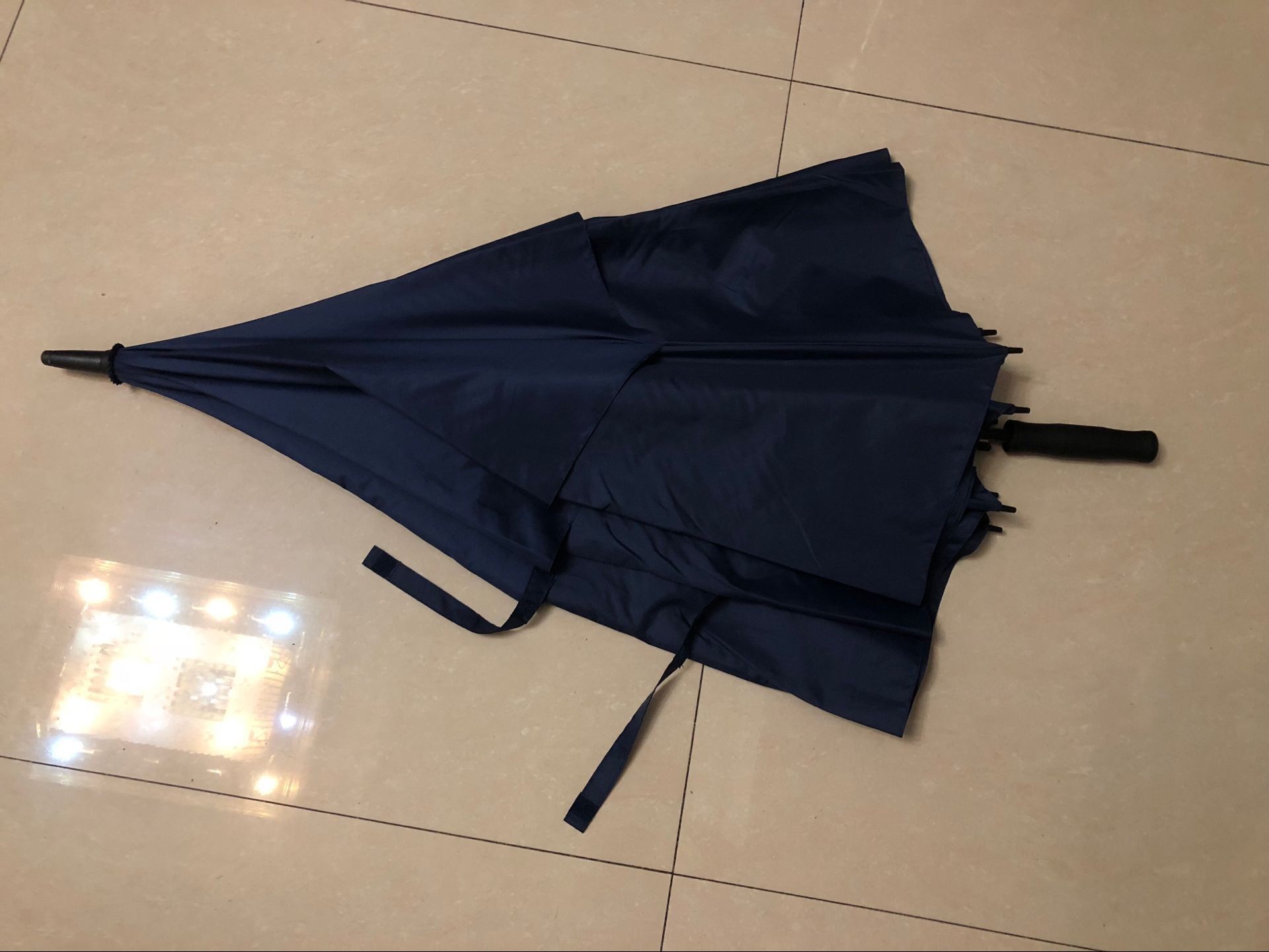 Wholesale Manual Open Collapsible Golf Umbrella , Navy Color Vented Windproof Umbrella from china suppliers