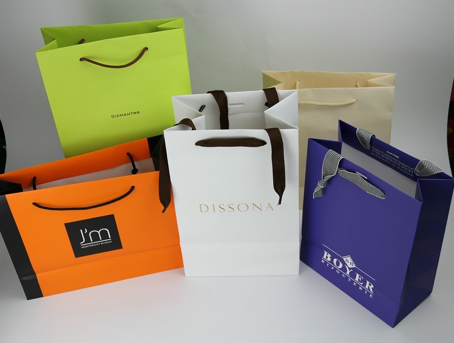 Wholesale Fashion Paper Shopping Bags Coated Artpaper Material For Clothes / Jewelry from china suppliers