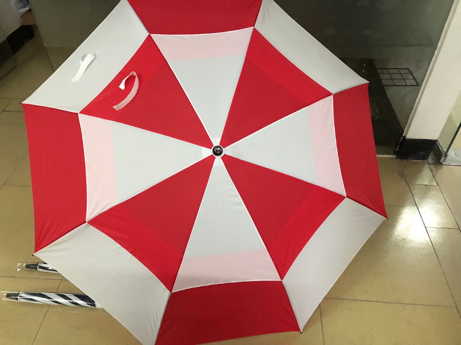 Wholesale Double Layer Vented Golf Umbrella , Storm Proof Sturdy Umbrellas Red / White Color from china suppliers