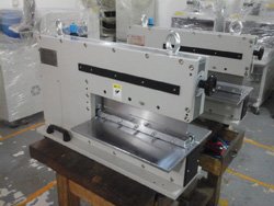 Professional PCB Separator Machine with Automatic Feeding for Stable Performance