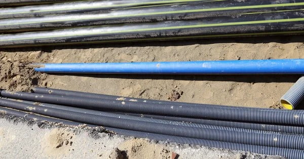 1F 2F 4F Self Supporting Drop Cable FTTH Butterfly Drop Cable Black 2.0×5.0mm