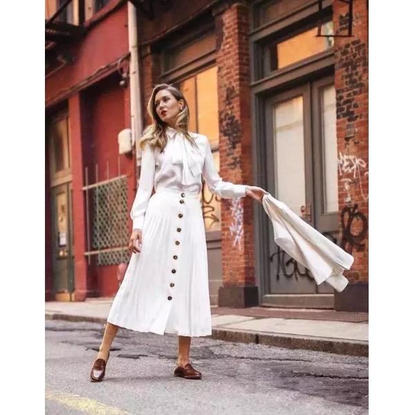 Brown 4 Holes Plastic Buttons For Suits & Coats Horn Effect Finish