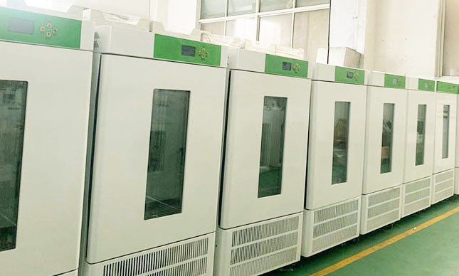 Precision Low Temperature Laboratory Incubators Microbiological LCD Display CE