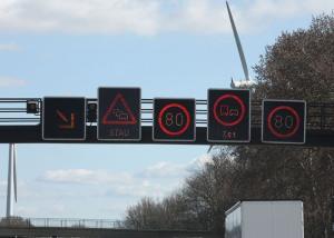 Wholesale Highway Variable Electronic Message Board Signs With High Contrast Ratio 800mmX800mmX150mm from china suppliers