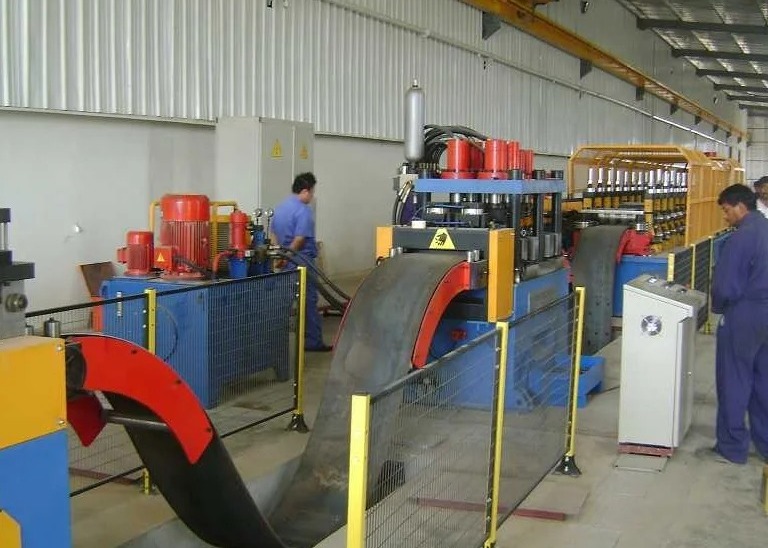 Highway Guard Rails Roller Forming Machine For Guardrails And Protective Guarding Production Line