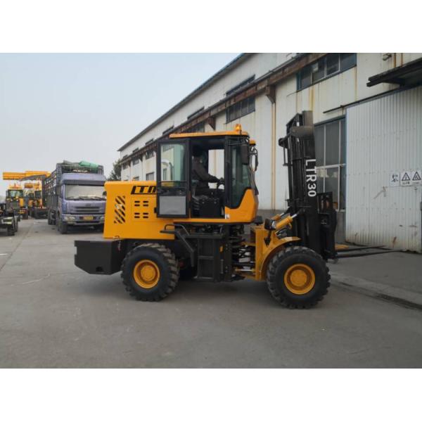 Chinese Engine 3 Ton Rough Terrain Forklift Truck 3m / 4m Lifting Height