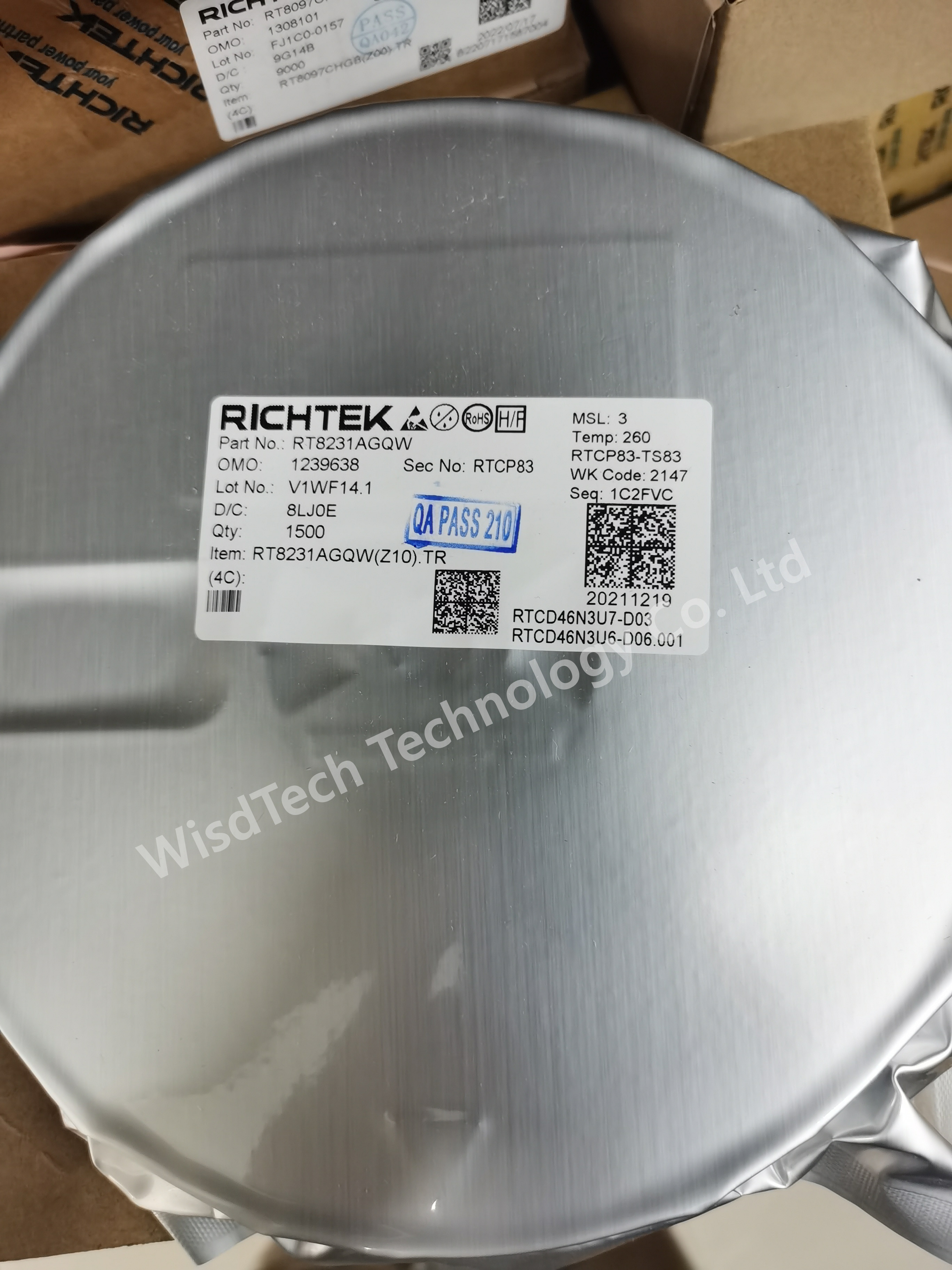 RT8231AGQW Switching Controllers Complete DDR Memory Power Supply Controller