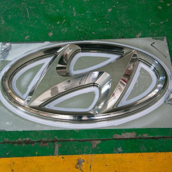 LED Plastic 3D Car Logo, 3D Acrylic Car Sign for 4s store shop