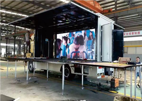 Quality Effective Moving Truck Mobile Led Display Advertising / LED Truck Display 10mm for sale