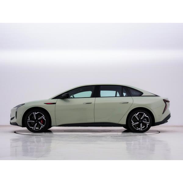 Max Speed 190km/h 2024 FAW Hongqi EH7 Electric Car with Long Range 820km and Energy-Saving Technology