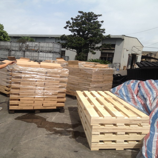 Small Bobcat Replacement Tracks Low Ground Pressure 3168mm Overall Length