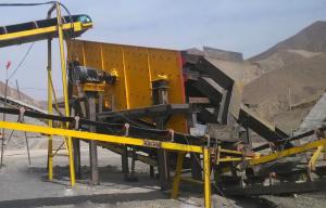 4 Deck Vibrating Screening Machine For Slag , Quarry