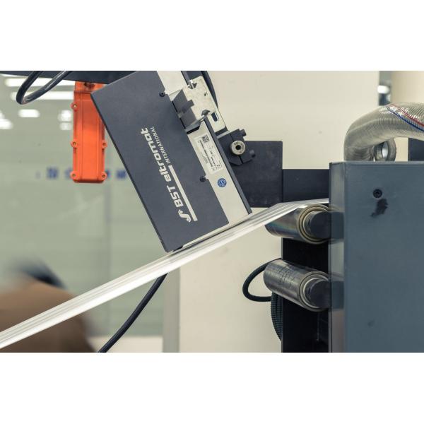 Metal Spiral Presentation Book B5 Diecutting Wood Grain Hard Cover With Index Divider