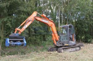 Accurate Hydraulic Hedge Cutter , Tree Pruning Machine Reliable Performance
