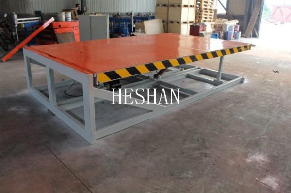 Quality Warehouse Loading Dock Leveler 8T Hydraulic Dock Edge Leveler for sale