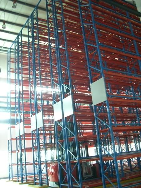 Quality Narrow Aisle Pallet Racking Vna Racking System Customized Loading Capacity for sale