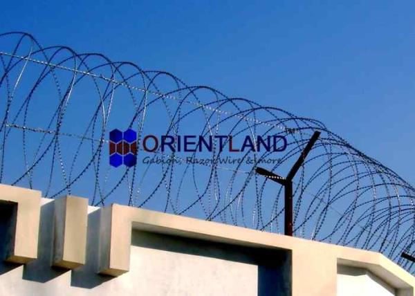 Quality Militaty Use Razor Barbed Wire Mesh 450mm 600mm 900mm Coil Diameter for sale