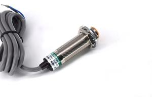 General Purpose PNP Inductive Sensor With Strong Environmental Resistance