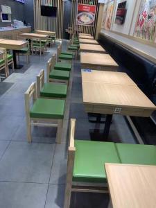 China Solid Wood Restaurant Booth Style Dining Set Table and Chair Space Saving on sale