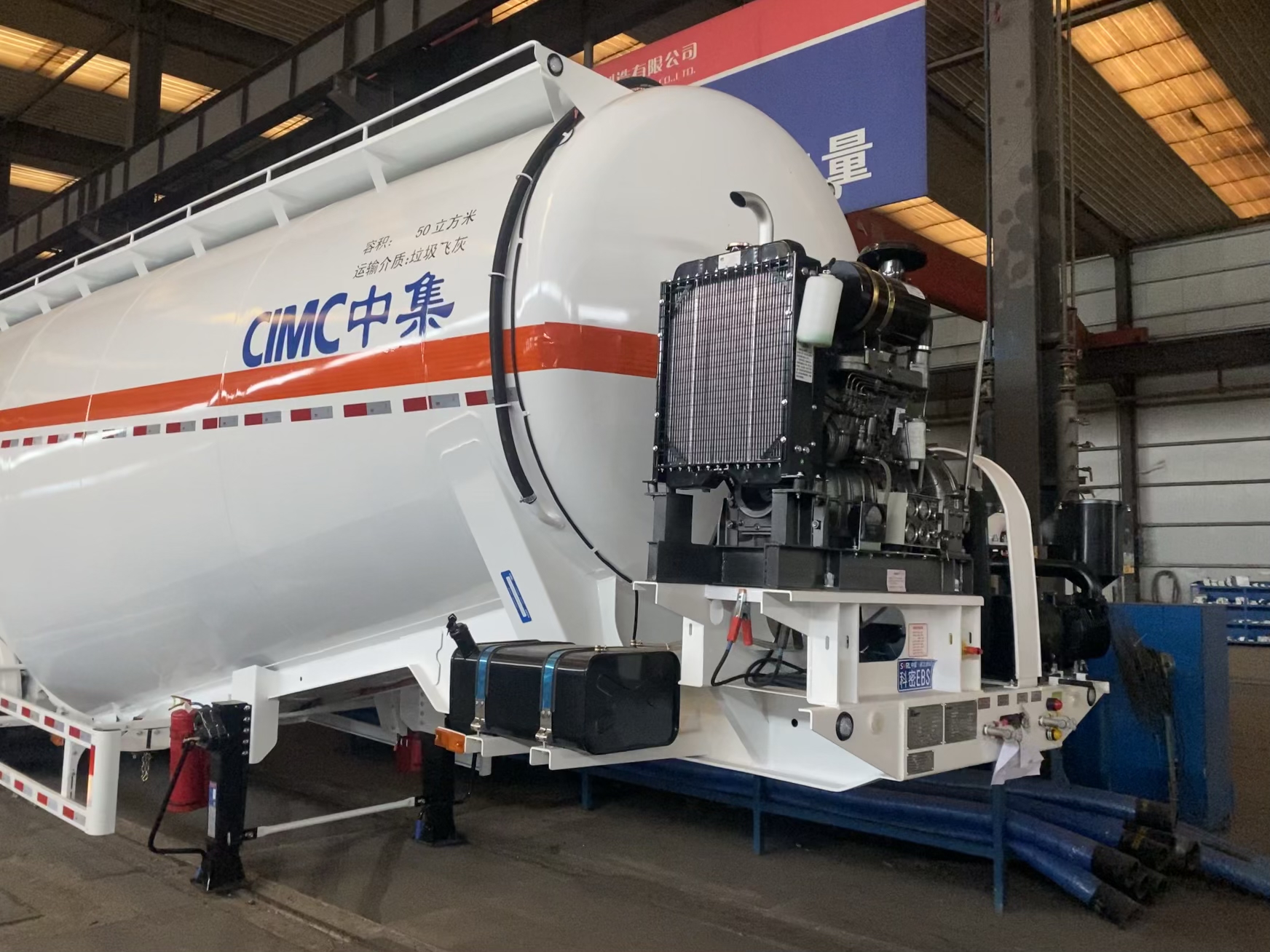 3-Axle Bulk Transport Semi-Trailer CIMC Standard Leg Support and Advanced Suspension