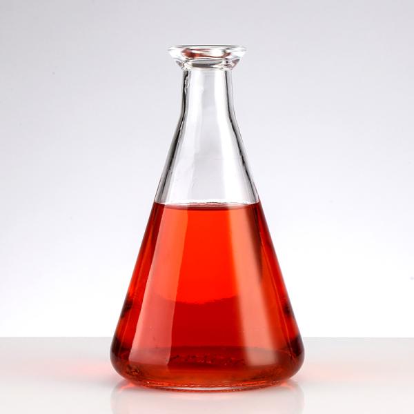 Tom Ford Vodka Bottle Fast Customization with Triangle Glass Jars and Cork Sealing