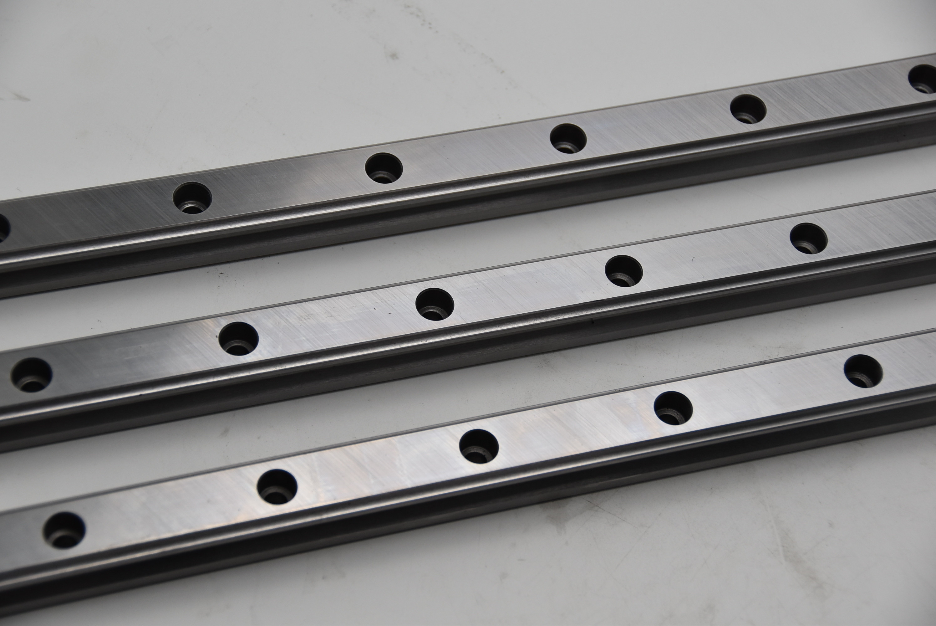 HGR20 Square 3 Axis 4 Axis CNC Linear Guide 20mm Linear Rails HGH20 16mm Ball Screw