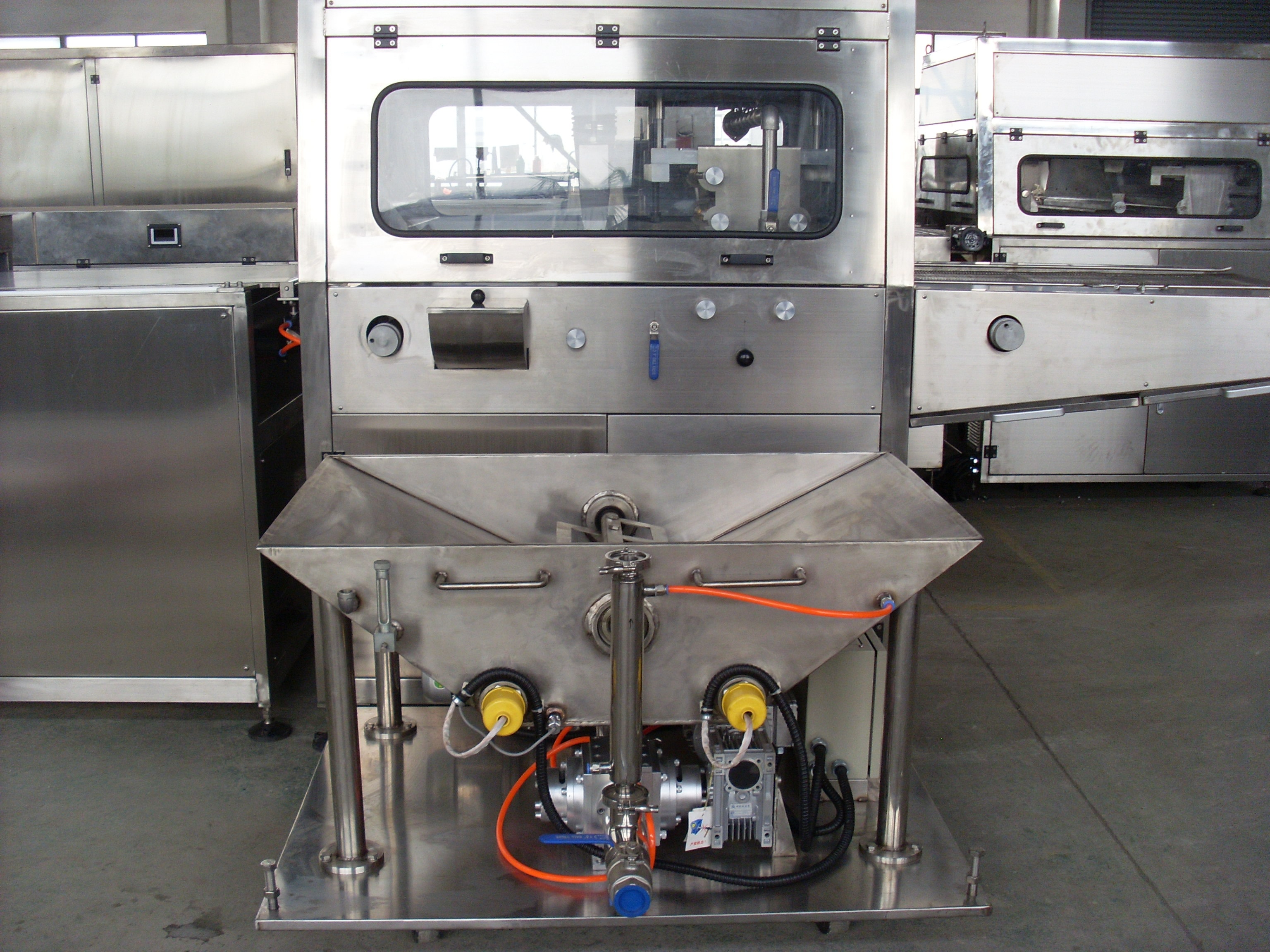 High Productivity 1-1000kg/H Chocolate Coating Machine With Cooling Tunnel