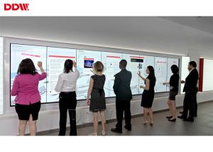 China FHD 55 Seamless LCD Video Wall / Interactive Wall Display 500 Nits on sale