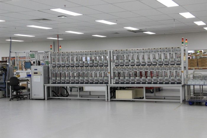 48 Position High Accuracy Three Phase Meter Test Bench with Close-Link Energy Meter Calibration