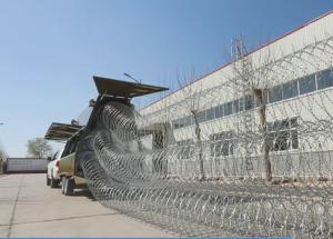 hot dipped galvanized steel Razor mobile security barrier mobile security barrier of 6d Razor Wire Mesh Trailer