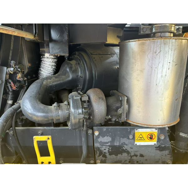 Used Komatsu D85ESS Bulldozer 20.67t 149kW Shanghai China