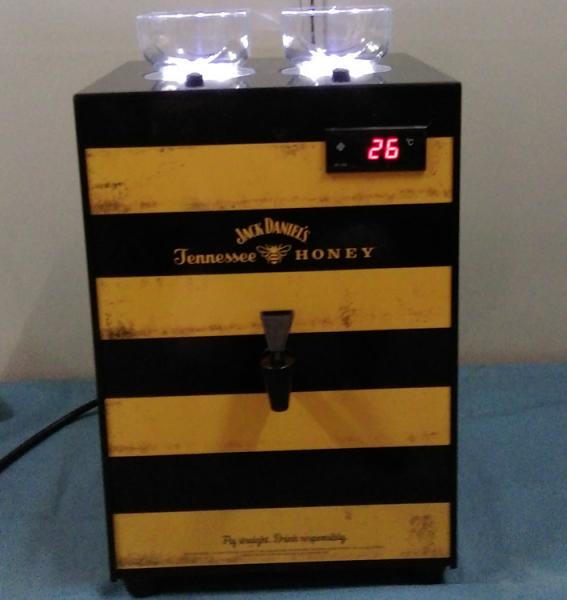 Quality High Capacity Ice Cold Shot Dispenser , 2 Bottles Refrigerated Liquor Dispenser for sale