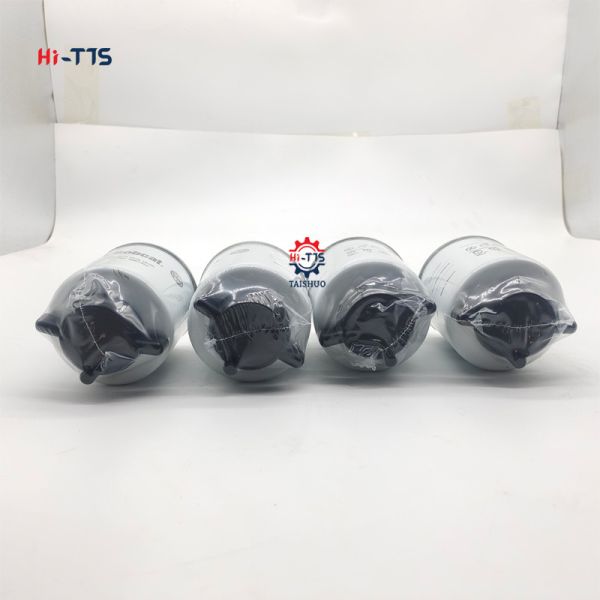 6667352 Bobcat Excavator Agricultural Machinery Oil Filter Element