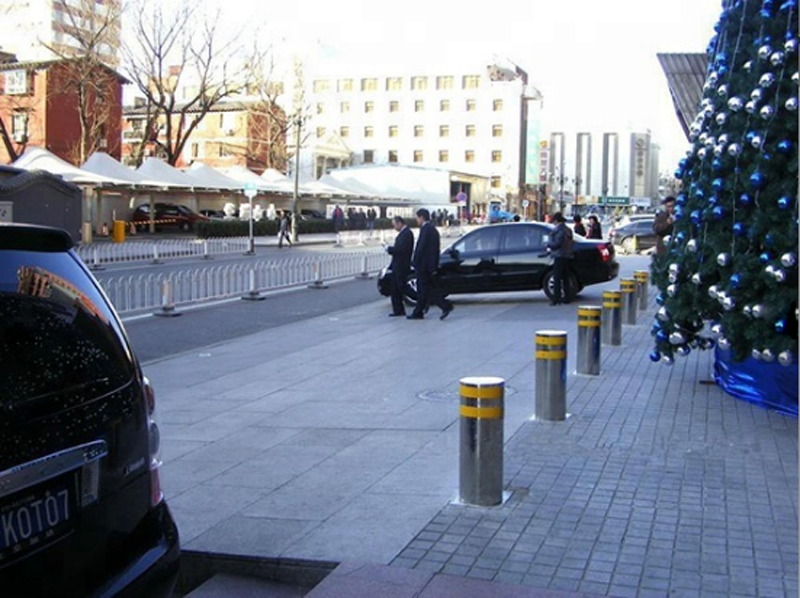 Fully Automatic Telescopic Security Bollards Guardrail Stops Vehicles Control Access