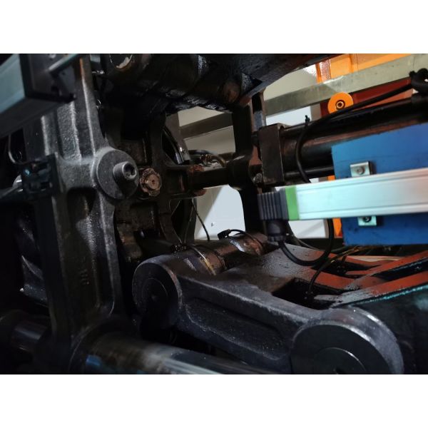 Hydraulic Small Plastic Molding Machine Chen Hsong Used Injection Molding Equipment