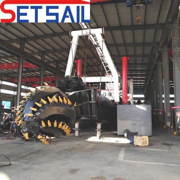 Low Price China 16inch Cutter Suction Dredger with Anchor Boom