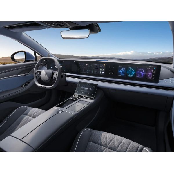 2024 Voyah Zhuiguang Electric Sedan EV Vehicle with Ternary Lithium Battery and 5-Door 5-Seat Body Structure