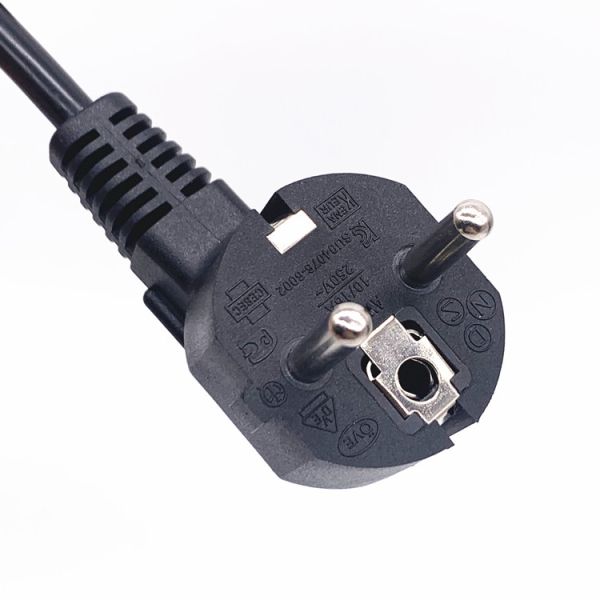 Heng-well Wholesale Europe 3 Pin Plug to IEC 320 C13 Power Cord Set PVC 1.8M 1800m m Black Power Extension Cable