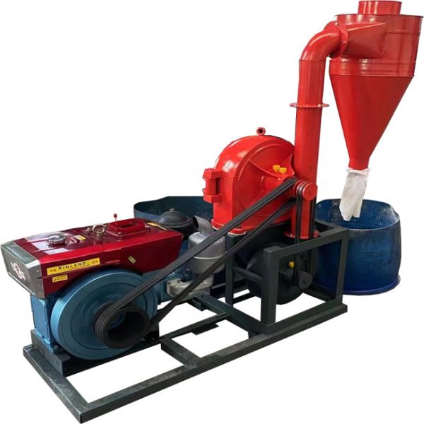Diesel Engine Type Auto Feeding 18HP Blower Pulverise Machine 2000kg Per Hour