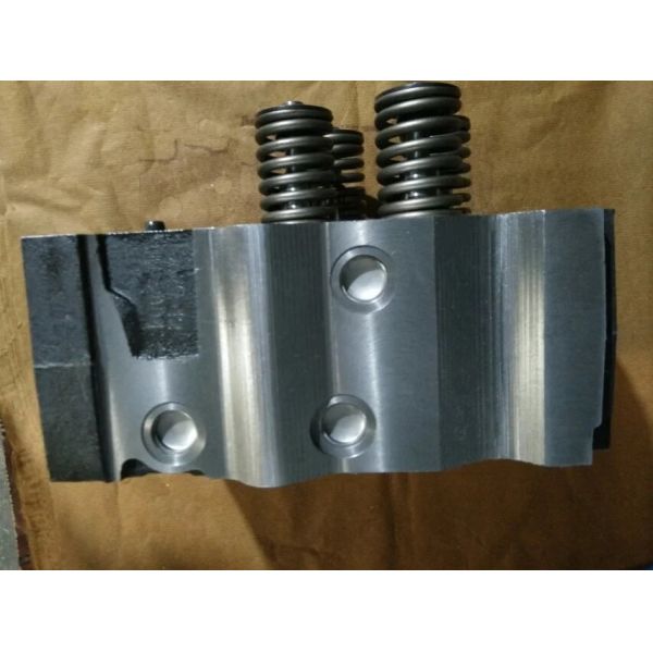 High Quality Cummins KTA19 KTA38 Cylinder Head 3811985 3811981 3646324 3640321 3081070 3072438